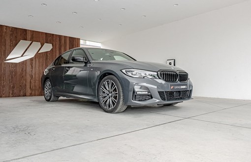 BMW 330