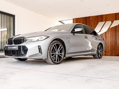 BMW 330